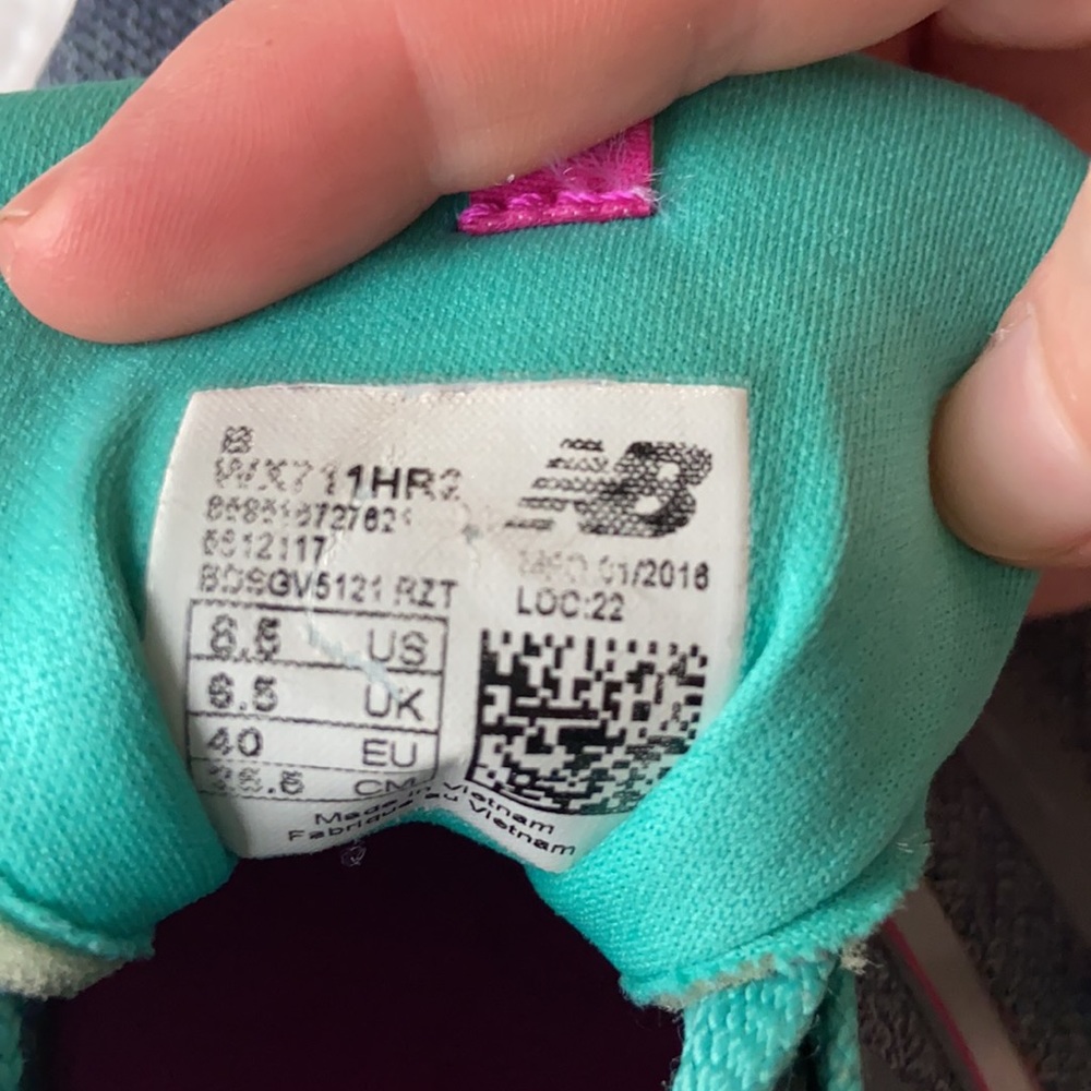 New Balance pink, teal and gray sneakers size 8.5 - Picture 9 of 9